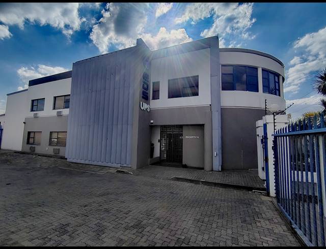 1,047M² WAREHOUSE FOR SALE IN ORMONDE